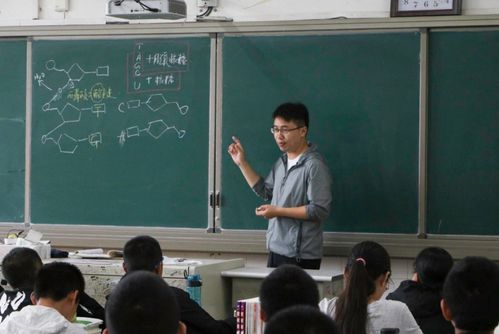 教師法修訂草案出爐 學(xué)歷與專(zhuān)業(yè)雙重門(mén)檻，非師范生教師之路何去何從？
